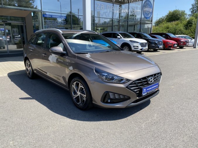 Hyundai i30, 1,5i 81 kW MT, barva bronzová