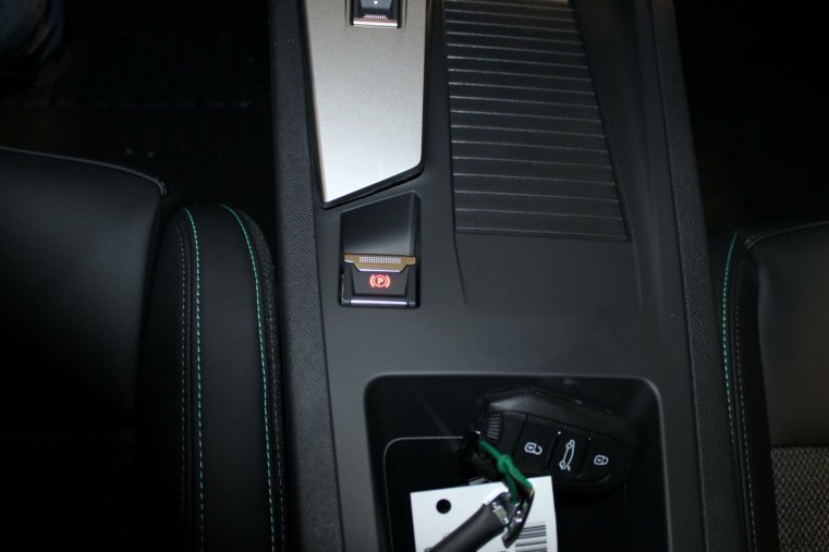 Peugeot 308, Peugeot 308 SW ALLURE Hybrid 136 e-DCS, barva bílá