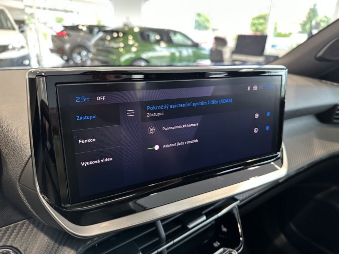 Peugeot 2008, Peugeot 2008 ALLURE 115kW, e-dojezd 405km, barva modrá