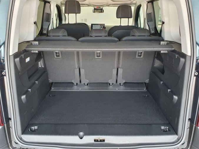 Peugeot Rifter, Peugeot Rifter ALLURE PT 110k MAN6, barva modrá