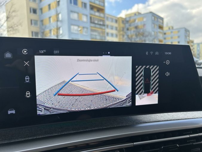 Peugeot 5008, Peugeot 5008 ALLURE Hybrid 145k e-DCS6, barva bílá