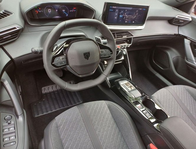 Peugeot 2008, Peugeot 2008 ALLURE Hybrid 110 e-DCS6, barva červená
