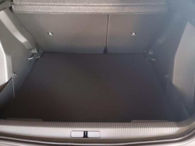Peugeot 2008, Peugeot 2008 ALLURE 1.2 PureTech 100k, barva modrá