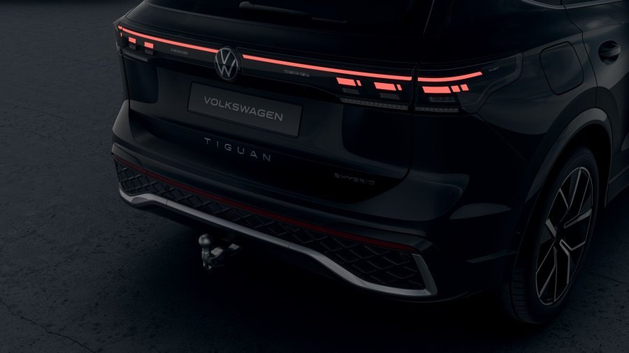 Volkswagen Tiguan, Tiguan R-Line People 150 kW eHybrid, barva černá