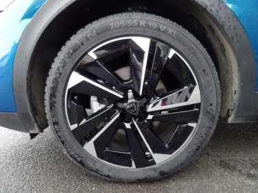 Peugeot 408 - 1.2PT 130k EAT8 ihned k odběru