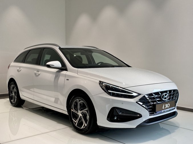 Hyundai i30, 1,5 T-GDI Mild hybrid 117 kW (95 NAT mild hybrid) 6 st. iMT, barva bílá