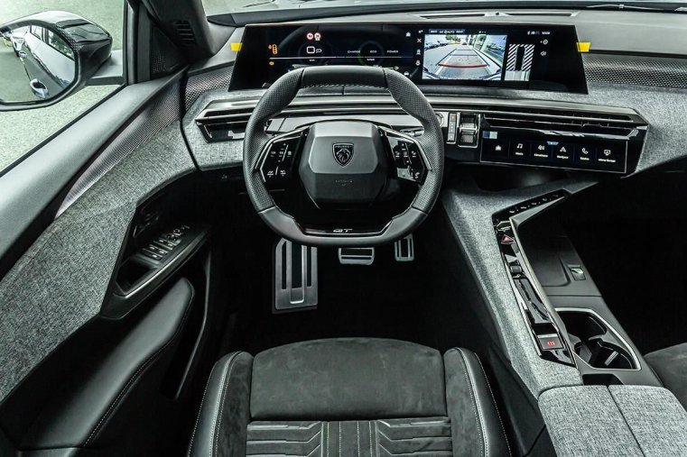 Peugeot 5008, Peugeot 5008 1,2 GT Hybrid 145 e-DCS6, barva modrá