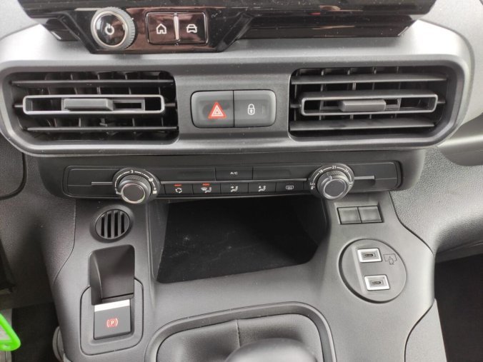 Peugeot Rifter, Peugeot Rifter LONG ALLURE 1.5HDI MAN6 OSOBNÍ, barva zelená