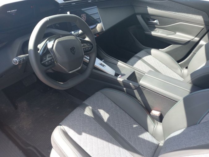 Peugeot 408, Peugeot 408 ALLURE Hybrid 145 e-DCS6, barva modrá