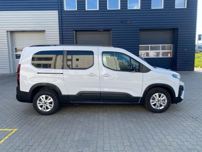 Peugeot Rifter, Peugeot Rifter LONG ALLURE BlueHDi 130 MAN6 - 0195, barva bílá