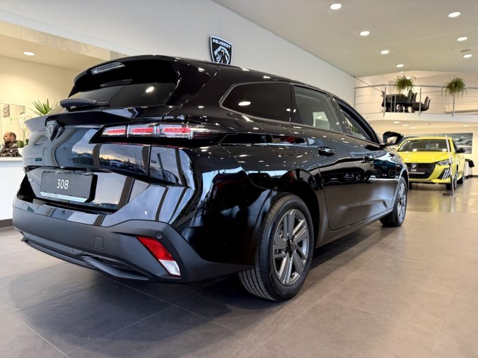 Peugeot 308, Peugeot 308 SW STYLE HYBRID 145k, Automat, barva černá