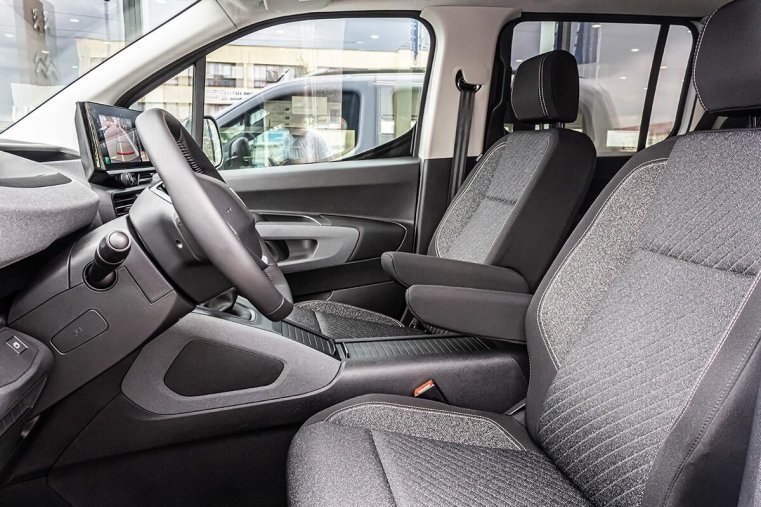 Peugeot Rifter, Peugeot Rifter 1,2   ALLURE PureTech 110 S&S, barva bílá