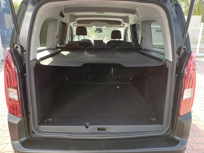 Peugeot Rifter, Peugeot Rifter Long Allure 1.5 HDI 130k, barva černá