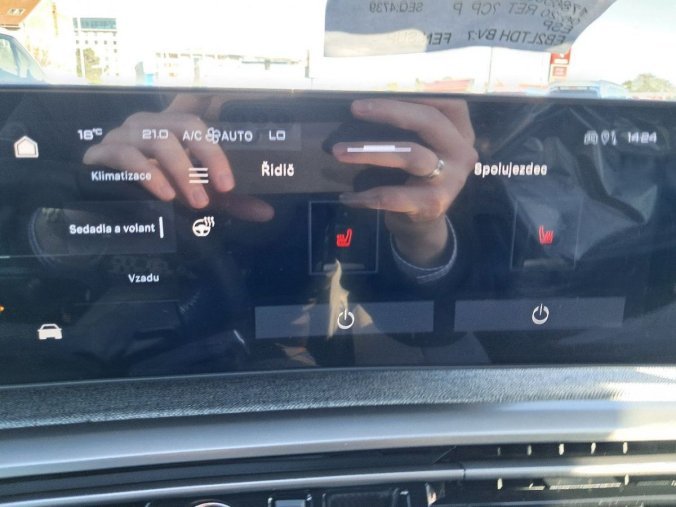 Peugeot 5008, Peugeot 5008 5008 GT Hybrid 145 e-DCS6, barva bílá