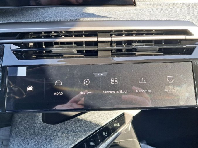 Peugeot 5008, Peugeot 5008 5008 GT Hybrid 145 e-DCS6, barva bílá