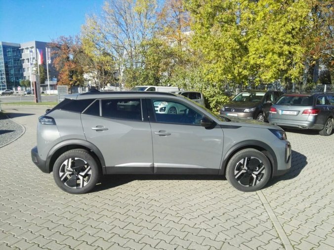 Peugeot 2008, Peugeot 2008 ALLURE 1.2 130k AUT8 2x kamera, barva šedá