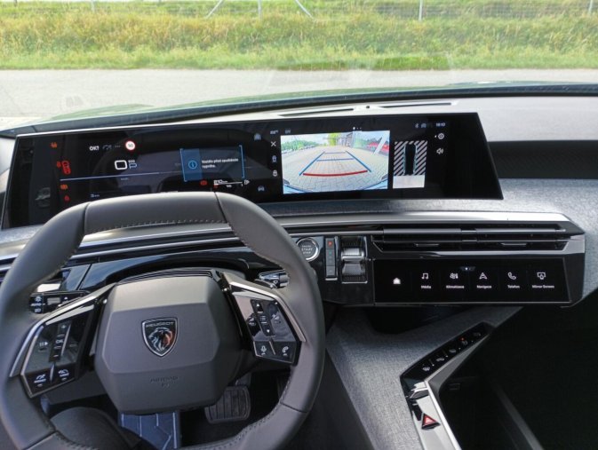Peugeot 5008, Peugeot 5008 ALLURE Hybrid 145 e-DCS6, barva modrá