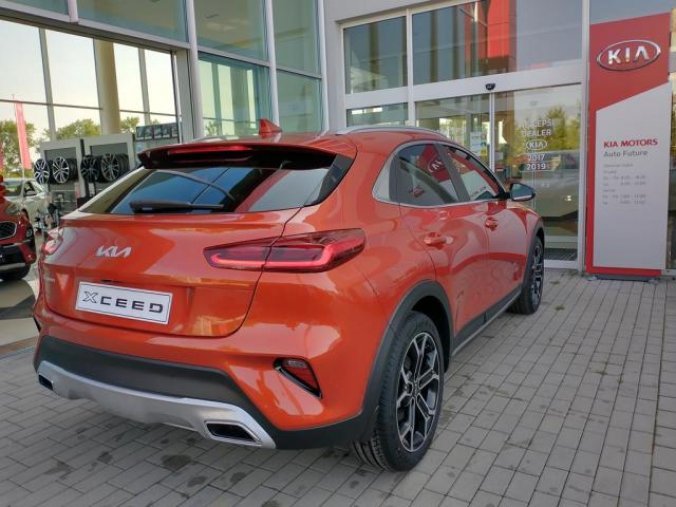 Kia XCeed, 1.5 T-GDi BLACK EDITION MY22, barva oranžová