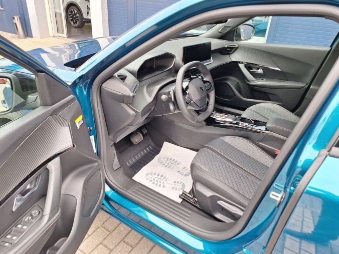 Peugeot 2008, Peugeot 2008 ALLURE PureTech 130  EAT8, barva modrá