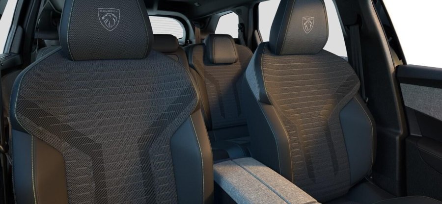 Peugeot 5008, Peugeot 5008 GT Hybrid 145 e-DCS6, barva černá