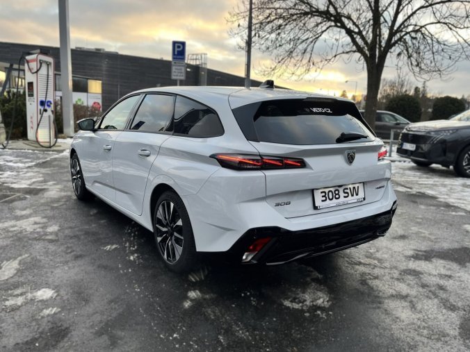 Peugeot 308, Peugeot 308 SW ALLURE Hybrid 145 e-DCS6, barva bílá