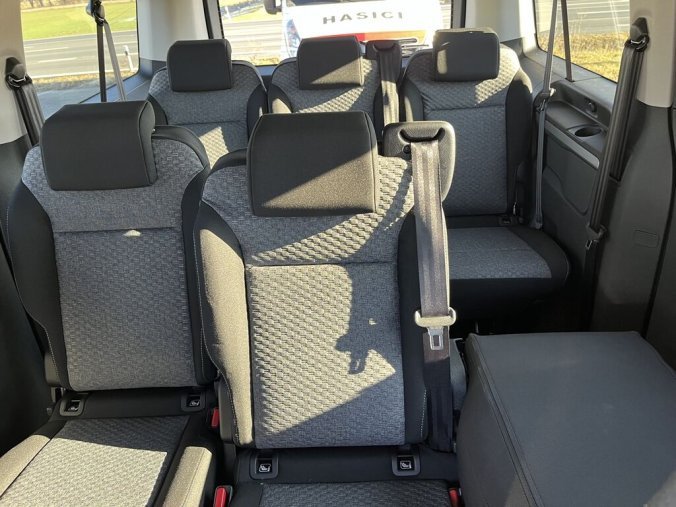 Peugeot Traveller, Peugeot Traveller Active Long 2.0 BlueHDi 180 S&S EAT8, barva šedá