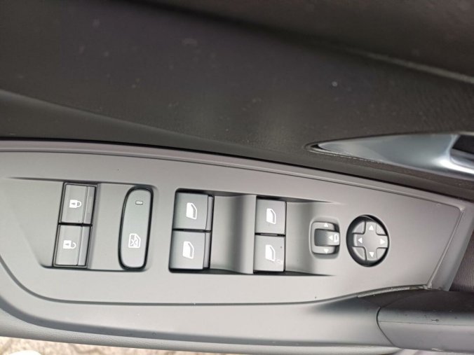 Peugeot 408, Peugeot 408 ALLURE Hybrid 136 e-DCS6, barva šedá