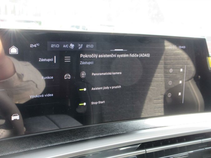 Peugeot 5008, Peugeot 5008 ALLURE Hybrid 145 e-DCS6, barva bílá