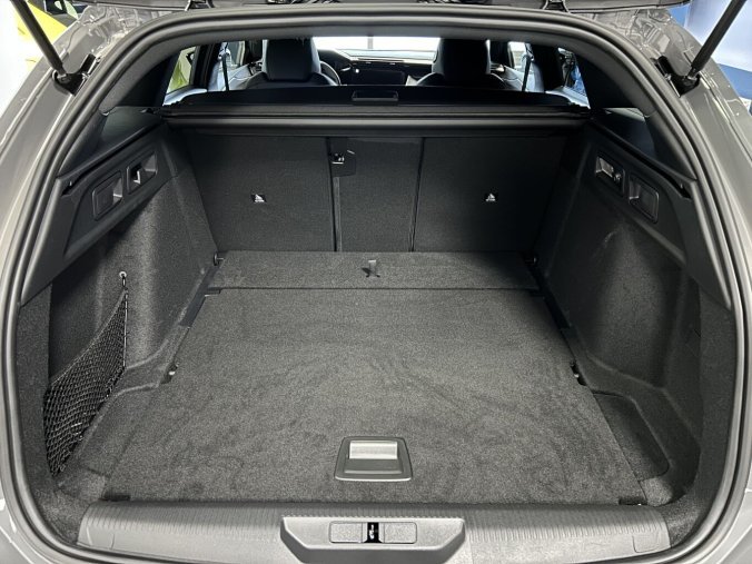 Peugeot 308, Peugeot 308 SW GT Hybrid 145 e-DCS6, barva šedá
