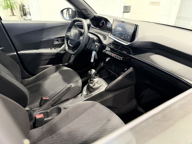 Peugeot 2008, Peugeot 2008 STYLE 100 koní, 7let záruka, barva šedá