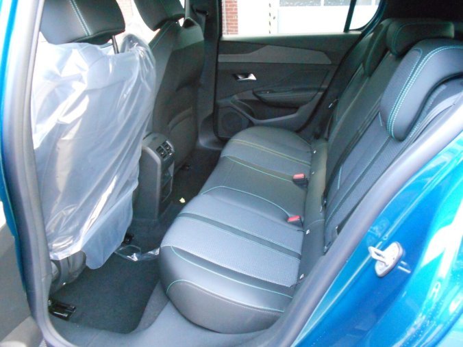 Peugeot 308, Peugeot 308 ALLURE Hybrid 136 e-DCS6, barva modrá