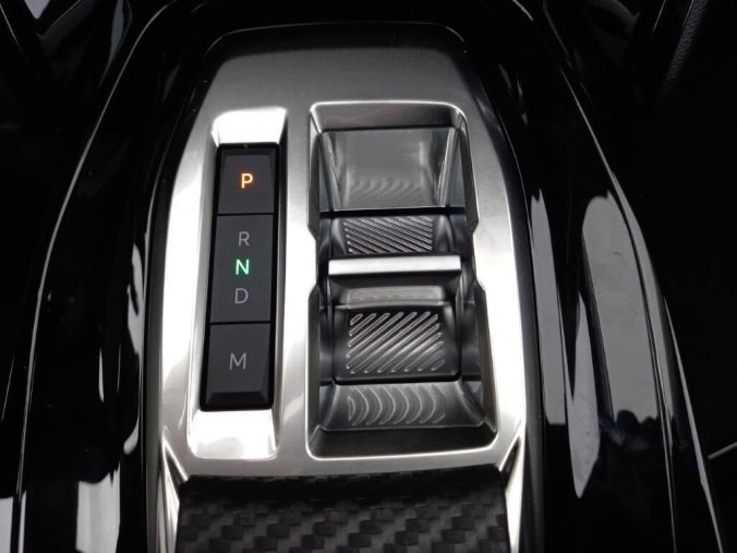 Peugeot 208, Peugeot 208 BUSINESS Hybrid 110 e-DCS6, barva zelená