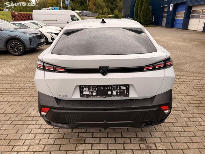 Peugeot 408, Peugeot 408 ALLURE Hybrid 145 e-DCS6, barva bílá