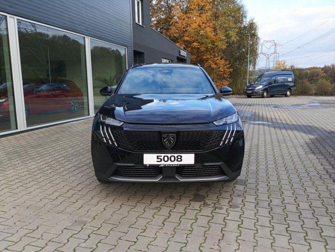 Peugeot 5008, Peugeot 5008 ALLURE Hybrid 145 e-DCS6, barva černá