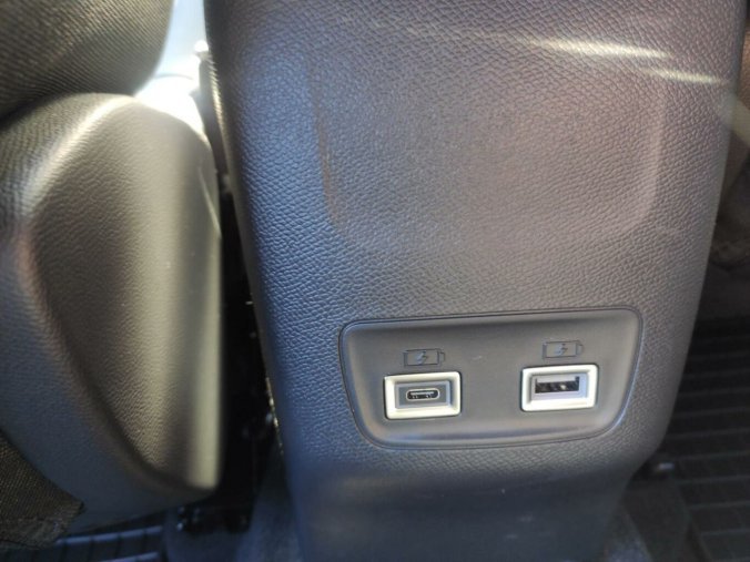 Peugeot 2008, Peugeot 2008 ALLURE 1.2 100k MAN6, barva šedá