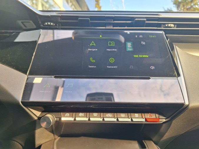 Peugeot 408, Peugeot 408 GT Hybrid 145 e-DCS6, barva bílá