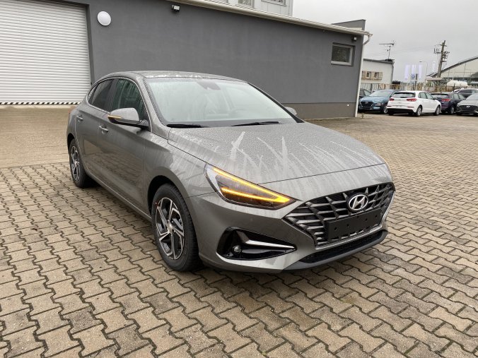 Hyundai i30, 1,0 T-GDI 88 kW (95 NAT) 6 st. man, barva šedá
