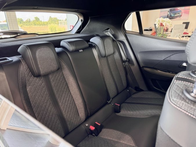 Peugeot 2008, Peugeot 2008 ALLURE Turbo 100 koní, barva šedá