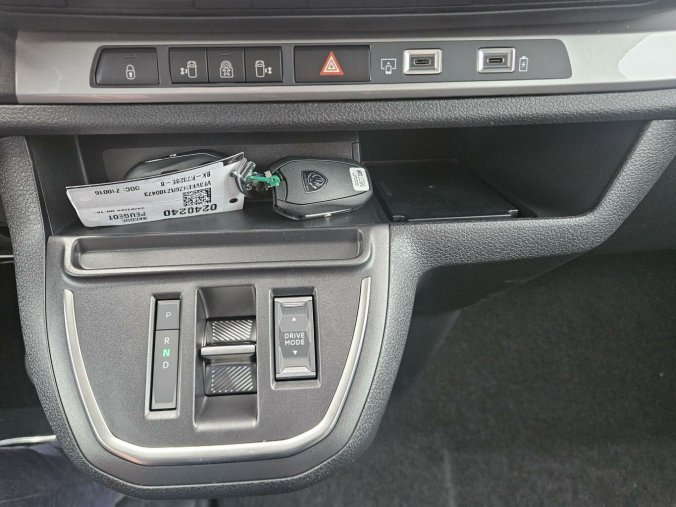 Peugeot Traveller, Peugeot Traveller Long ALLURE 2.0 BHDi 180k EAT8, barva zelená