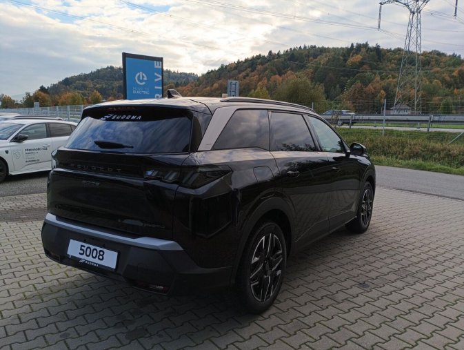 Peugeot 5008, Peugeot 5008 ALLURE Hybrid 145 e-DCS6, barva černá