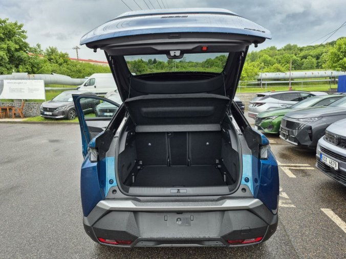 Peugeot 3008, Peugeot 3008 GT Hybrid 145 e-DCS6, barva modrá