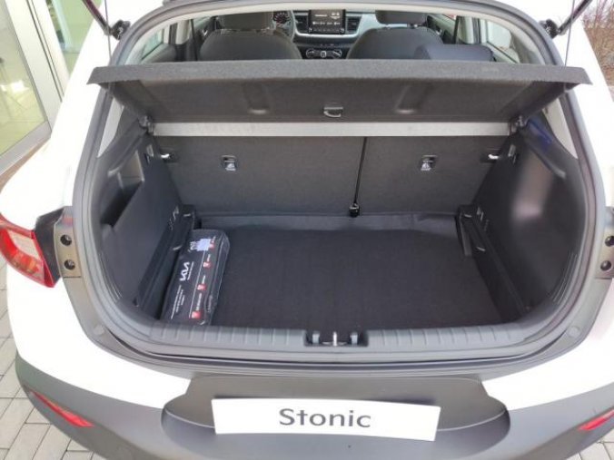 Kia Stonic, 1,2 DPI Comfort MY22, barva bílá