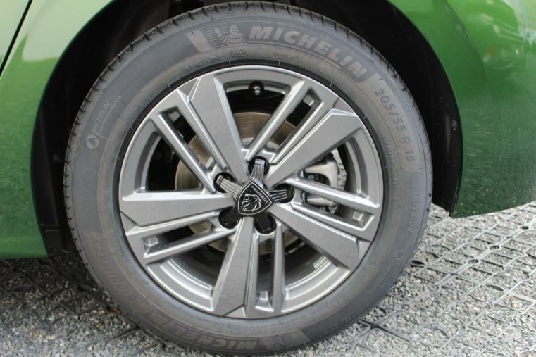 Peugeot 308, Peugeot 308 ACTIVE PureTech 130 S&S MAN6, barva zelená