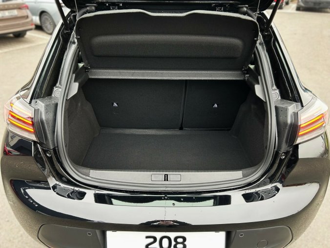 Peugeot 208, Peugeot 208 STYLE 75k MAN5, barva černá
