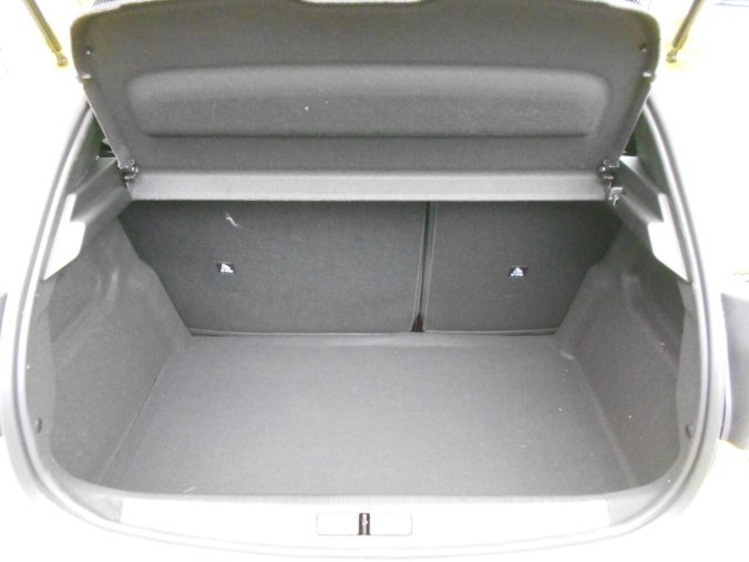 Peugeot 208, Peugeot 208 STYLE Turbo 100 MAN6, barva žlutá