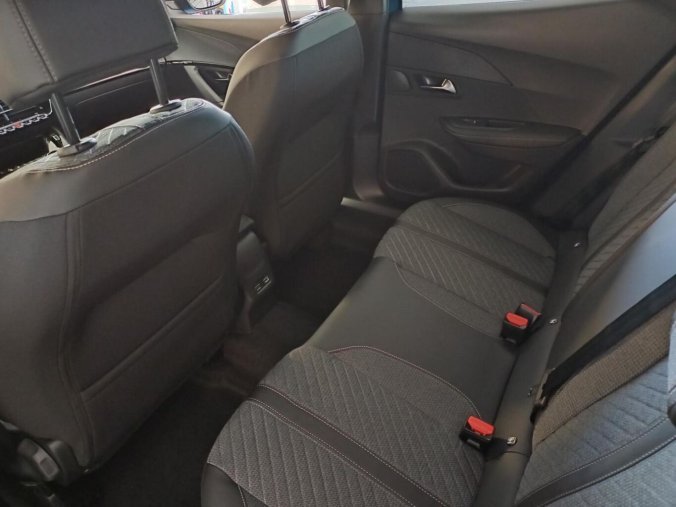 Peugeot 2008, Peugeot 2008 ALLURE 1.2 PureTech 100k, barva modrá