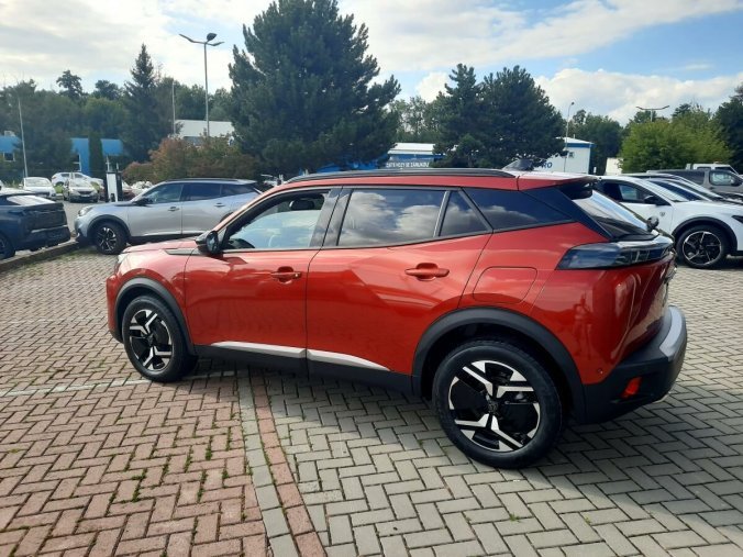 Peugeot 2008, Peugeot 2008 2008 ALLURE PureTech 130 S&S E, barva červená