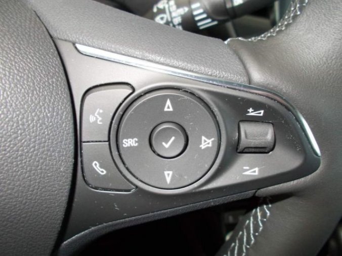 Opel Crossland X, Edition F 12 XHL (81kW / 110HP, barva červená