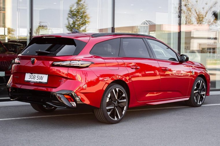 Peugeot 308, Peugeot 308 1,5 SW GT BlueHDi 130 EAT8, barva červená