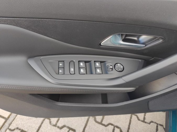 Peugeot 408, Peugeot 408 ALLURE Hybrid 145 e-DCS6, barva modrá